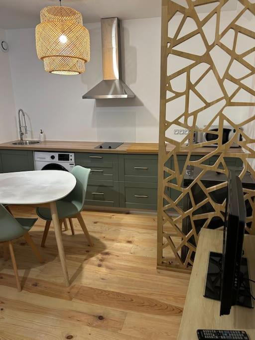Le Floral Apartment Каркасон Екстериор снимка